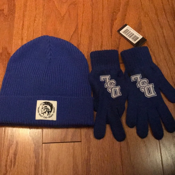 Diesel Bini hat and gloves set. - Picture 3 of 7